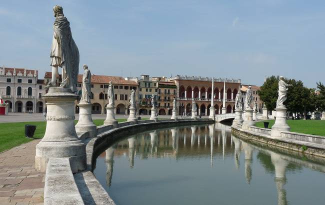 https://apartmentspadua.it/Via Perin